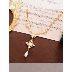 Pearls Rehinestone Golden Vintage Necklace